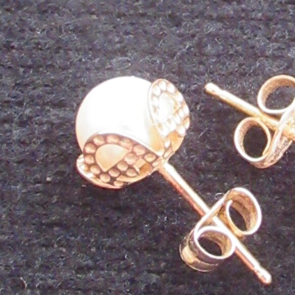 14K Filigree, Yellow Gold w/ 6mm Pearls, Earrings, Vintage, 90s, Floral - Picture 5 of 11